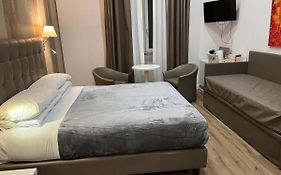 Triple Big Room Amazing View, For Two O Three Person, In Center Of Rome